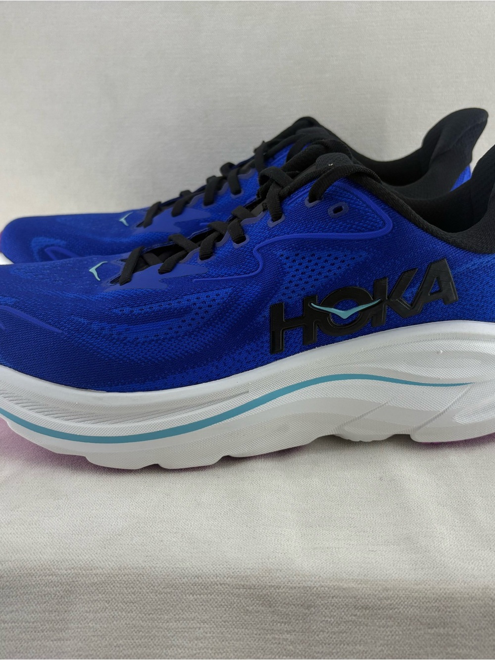 Hoka Clifton 10 men’s Running Shoes in Royal Blue and Black size 12B NEW
